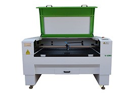 使用皮革切割機(jī)廠家的設(shè)備要注意哪些事情？